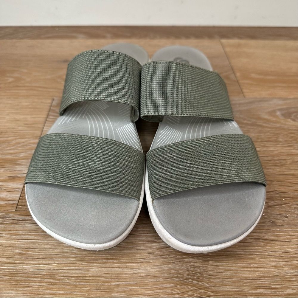Clarks Women’s Gray Slip On Sandals - Picture 5 of 12